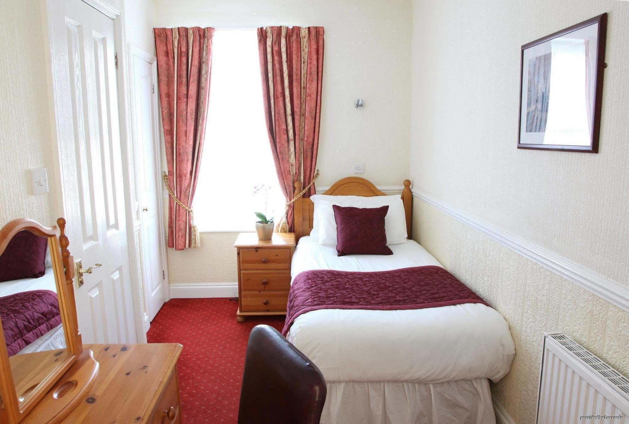 Cliff Head Hotel Carlyon Bay Habitación foto